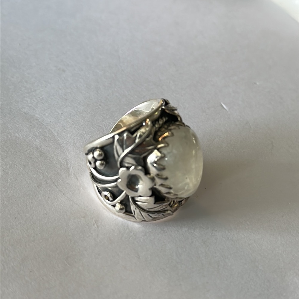 Vintage JTV Sterling Silver and white rainbow moonstone ring